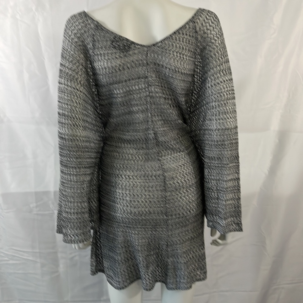 Grey Fish Net Tunic - Picture 2 of 5